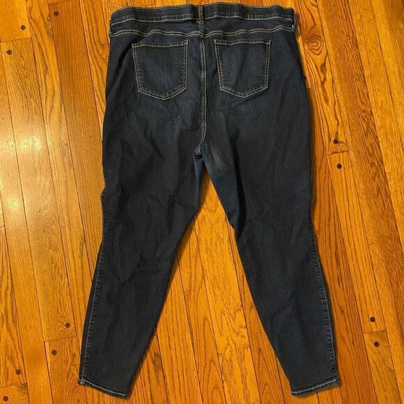 TORRID SKY HIGH SKINNY JEAN - PREMIUM STRETCH MEDIUM WASH - Picture 8 of 9
